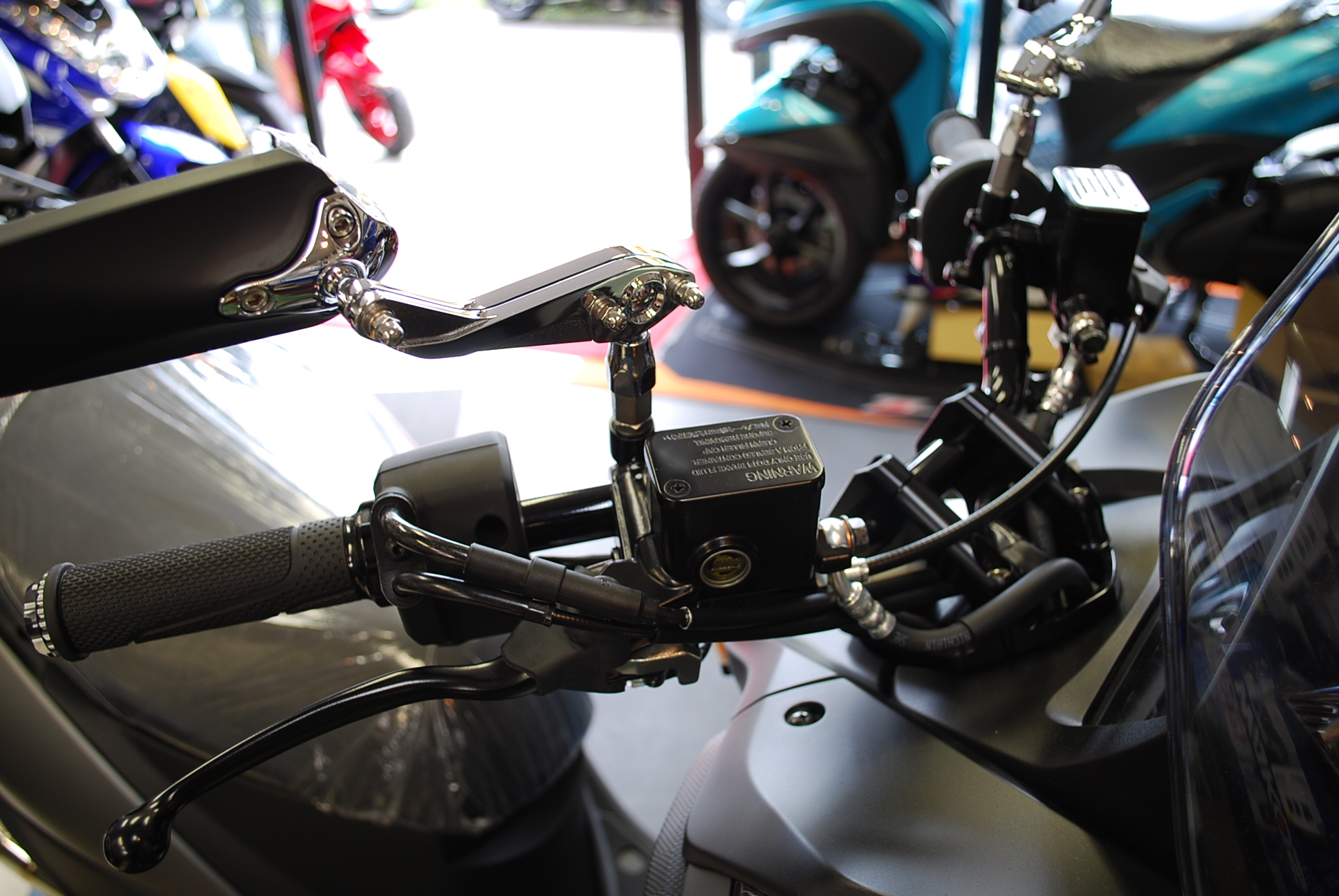 トリシティ　バーハン　ADIO カスタム 010